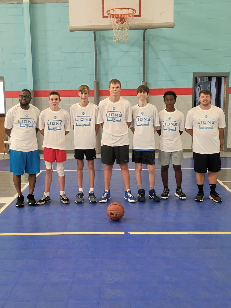 picture of basketball camp players